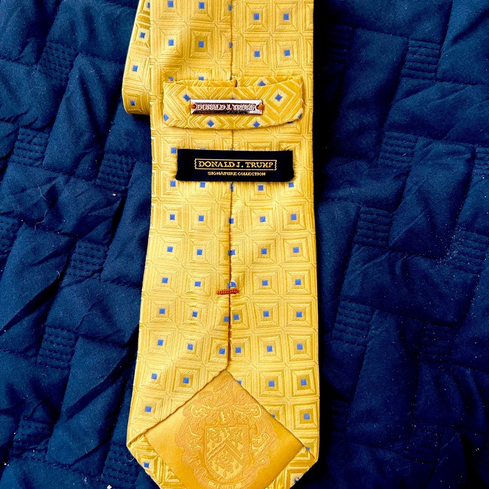 Yellow Donald Trump tie
